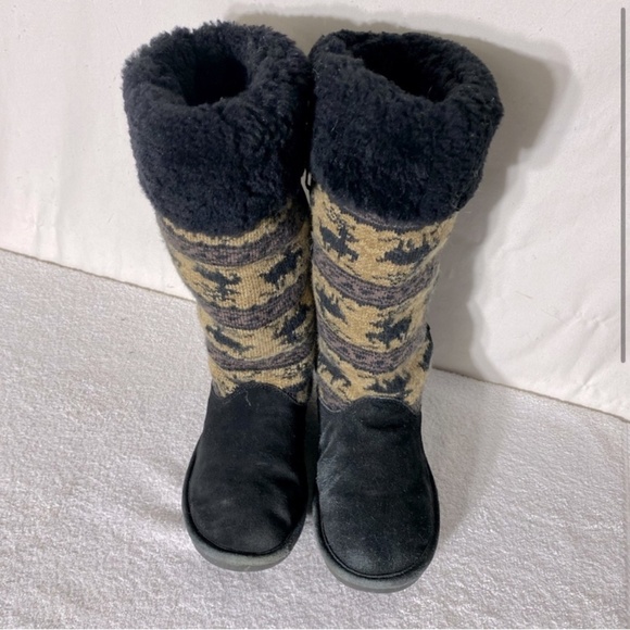 Bearpaw Black Tan Jacquard Deer Print Boots 8 - Picture 2 of 15